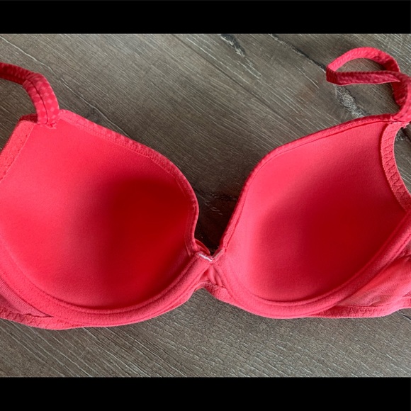 Red Ruffle Trim Marie Jo Bra 32C - Picture 4 of 6